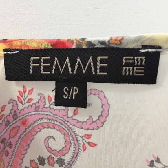 🛑 SOLD! FEMME de Carriere Print Short Sleeve Top - Picture 7 of 8